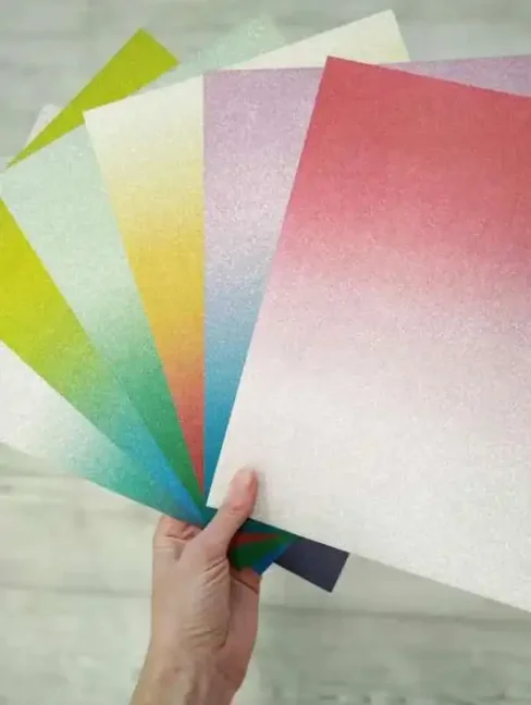 Kreatívny papier - trblietavý A4, 230g, mix 6 farieb